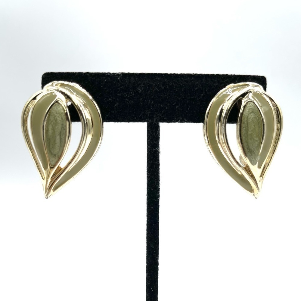 Vintage Green Enamel and Gold tone Clip on Earrings